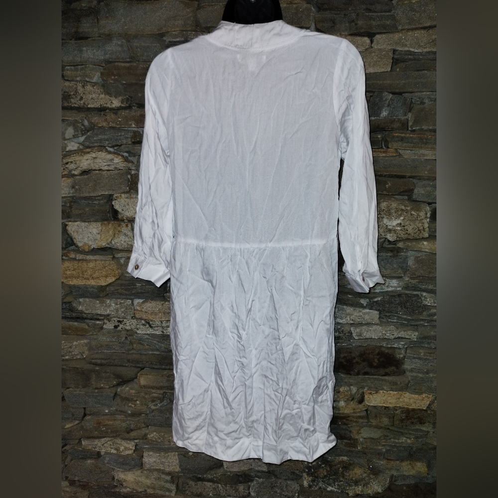 Milk and Roses NWT white Tamara dress, v neck 3/4 sleeves size xs - Picture 4 of 8